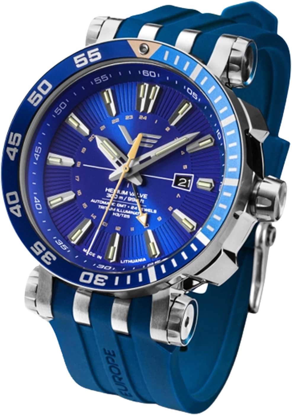 Herrklocka med blå urtavla, blått gummiarmband och silverfärgat hölje.