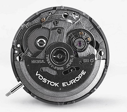 Automatisk herrklocka med demonstrationsbaksida, Vostok Europe-tryck på metallboetten