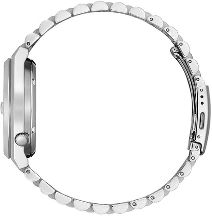 Automatisk klocka sidovy med silverfärgat metallarmband och krona