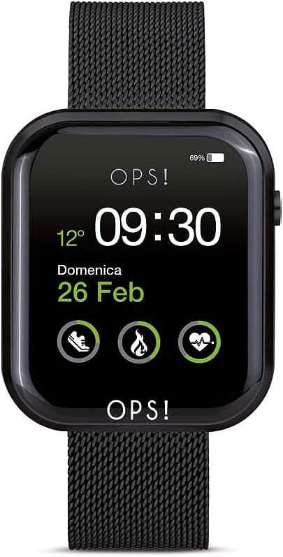 Smartklocka med svart boett och flätat armband, display med tid/datum