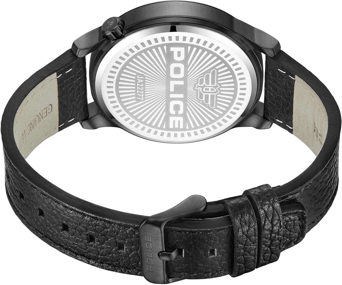 Herrarmbandsur med svart läderarmband och distinkt POLICE-urtavla