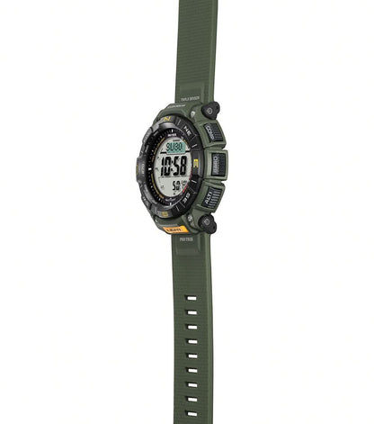 Herrklocka med grönt armband och digital display, runt skyddshölje.