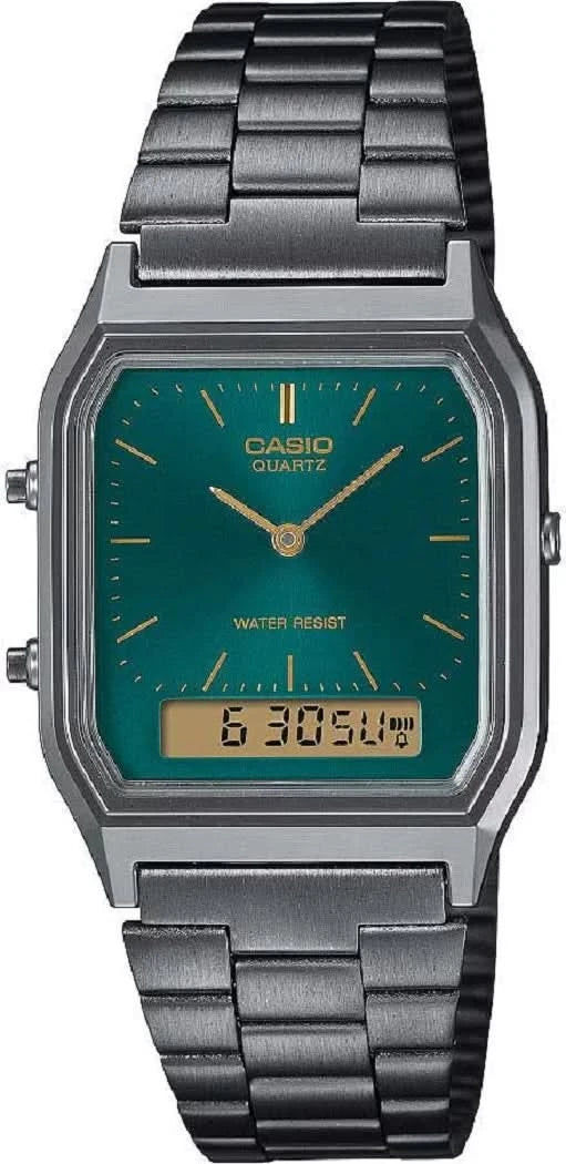 Casio armbandsur med mörkgrått metallarmband, rektangulärt hölje och grön display
