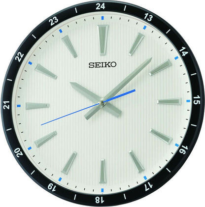 Väggklocka med Seiko-urtavla, beige kant och svart minutskala