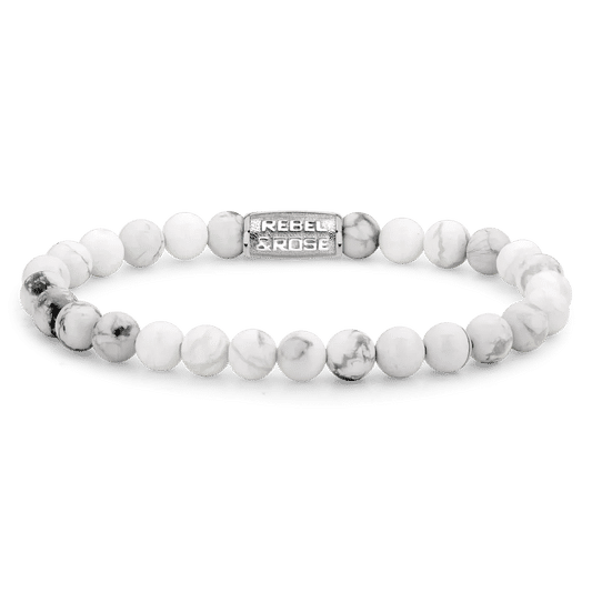 Armband med vita ädelstenskulor (6 mm) och rostfritt stållås från Rebel&Rose
