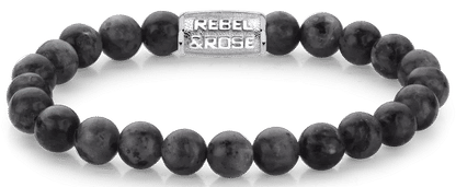 Armband av mörka runda larvikitpärlor med metallplakett "REBEL&ROSE"