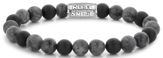 Armband med howlitpärlor (8 mm) och lås i rostfritt stål, Rebel&Rose-logotyp