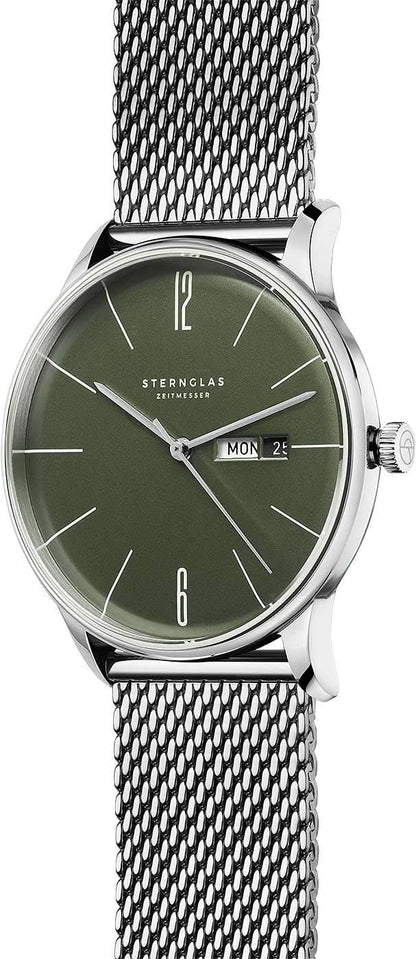 Herrklocka med silverfärgat mesh-armband, grön urtavla och datumvisning MÅN 25