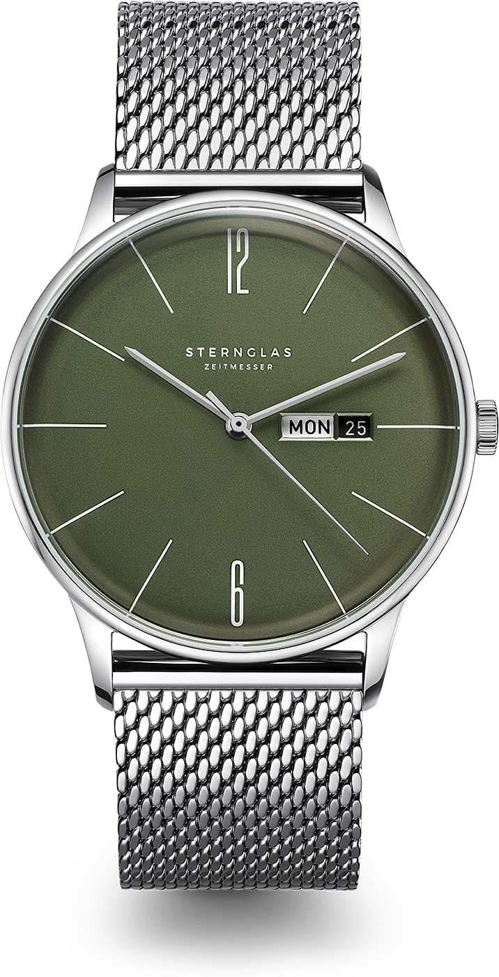 Herrklocka med silverfärgat mesh-armband och grön urtavla, datum MÅN 25
