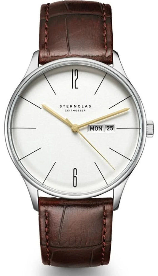 Herrklocka med brunt läderarmband, vit urtavla och datumvisning vid klockan 3