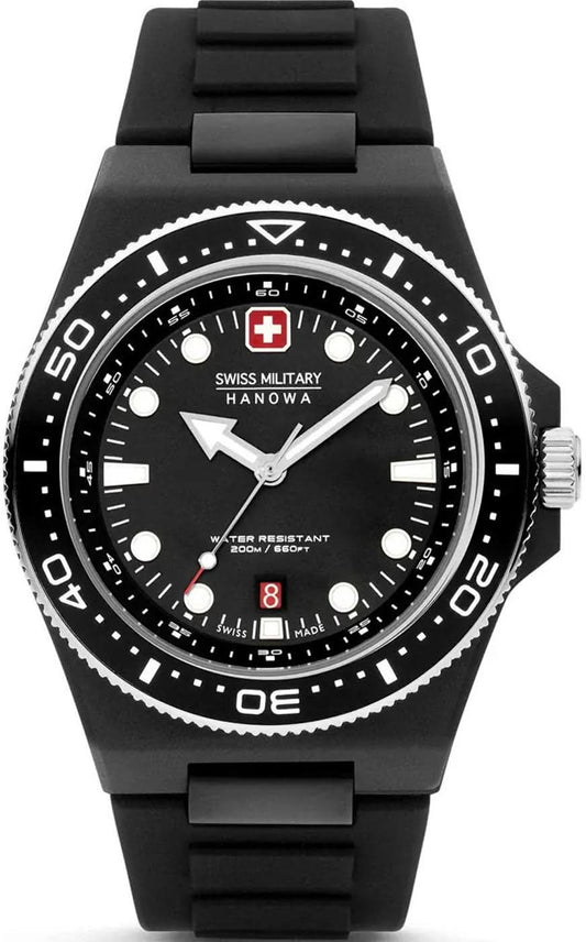 Herrklocka från Swiss Military med svart urtavla och armband i silikon