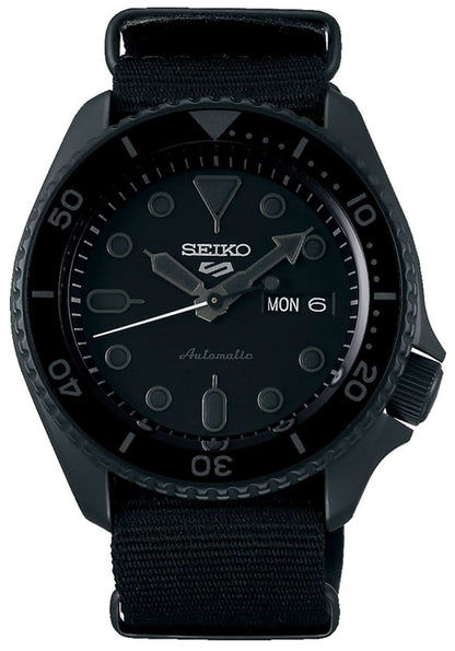 Seiko 5 Sports herrur med svart textilarmband och svart urtavla