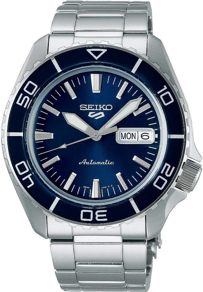 Seiko herrklocka med blå urtavla, dag- och datumvisning samt metallarmband