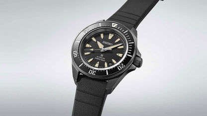 Seiko herrarmbandsur med svart urtavla och gummiarmband