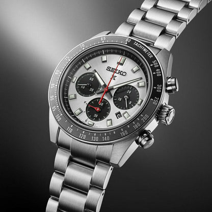 Seiko herrur med armband i silverfärgat rostfritt stål, vit urtavla och kronograf