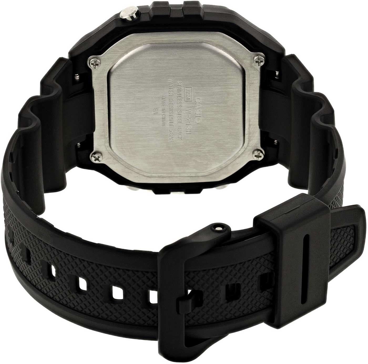 Casio herrklocka baksida med silverfärgat lock och svart armband