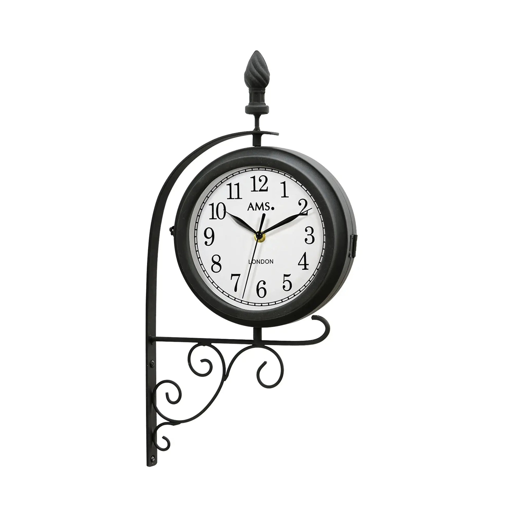 Runde schwarze Wanduhr mit AMS-Logo, Ziffernblatt unter Mineralglas und geschwungener Halterung