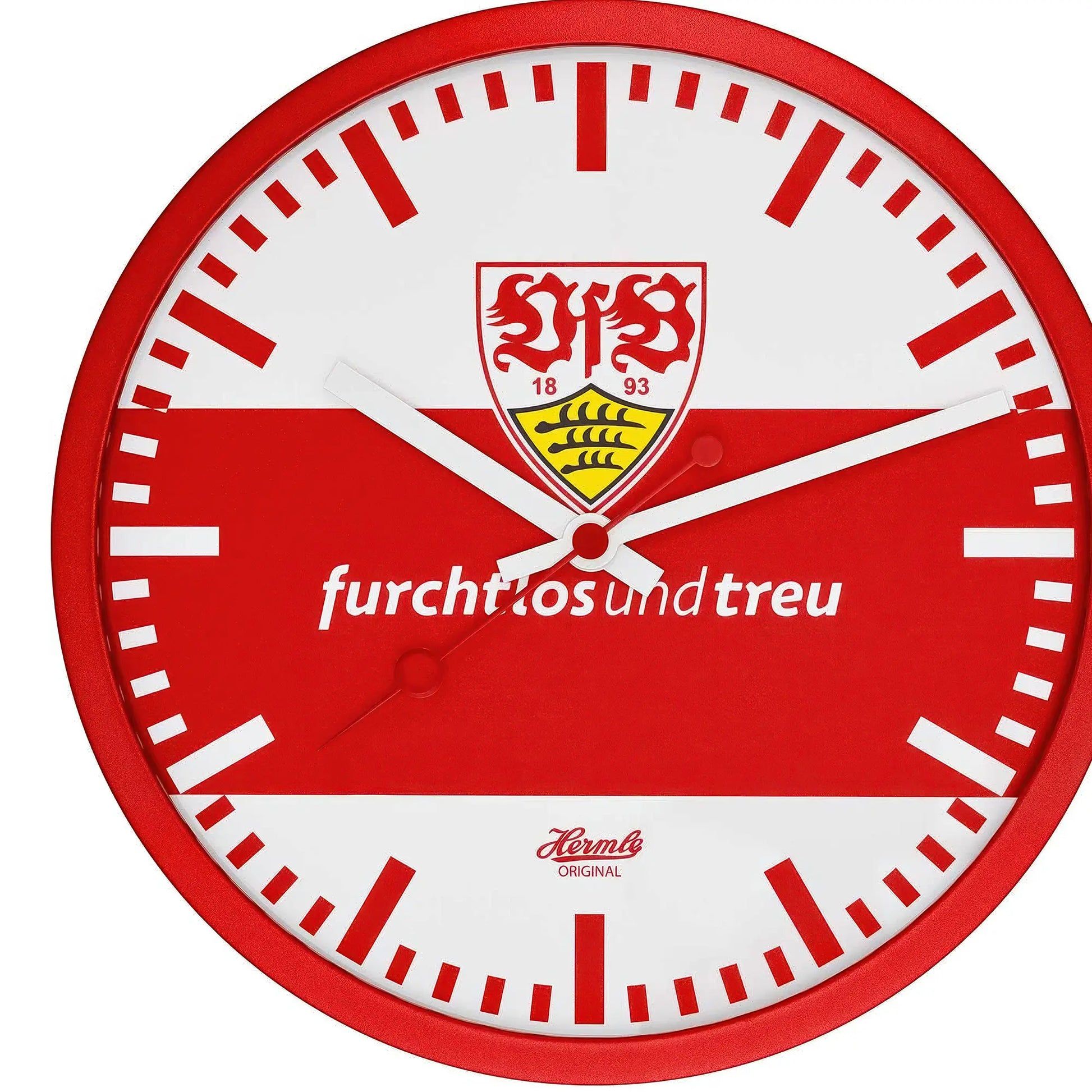 Rund väggklocka med röd ram och vit kant, VfB-logotyp och "fruktlös och trogen"
