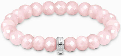 Armband med pärlor av rosa fasetterade pärlor med silverfärgad ögla