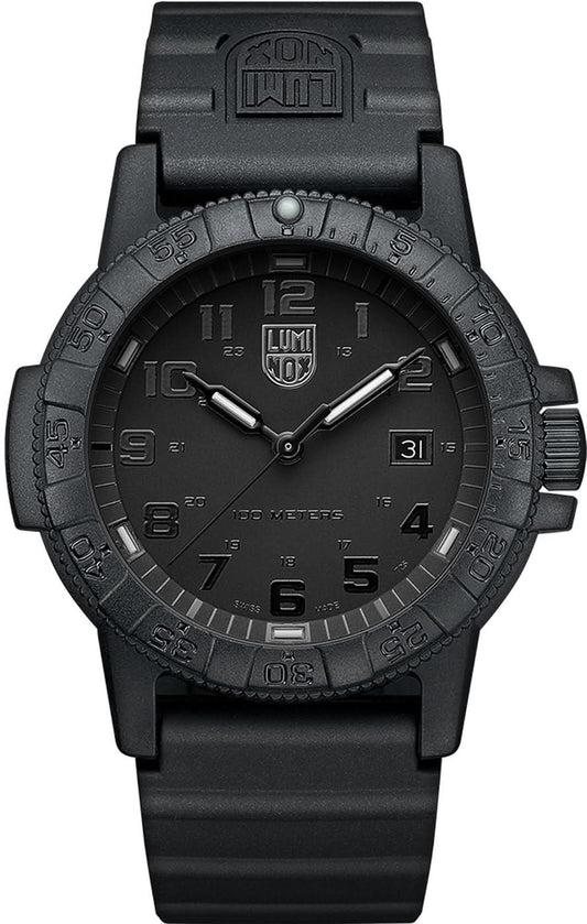 Luminox dykarklocka med svart boett, gummiarmband och datumvisning