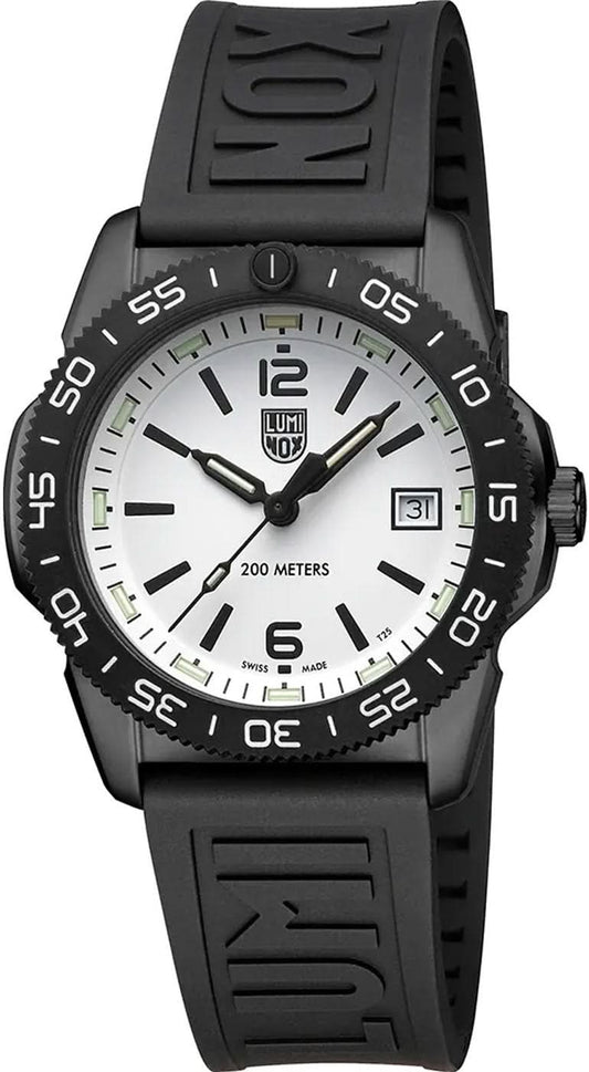Luminox dykarklocka med svart silikonband och vit urtavla, datumvisning