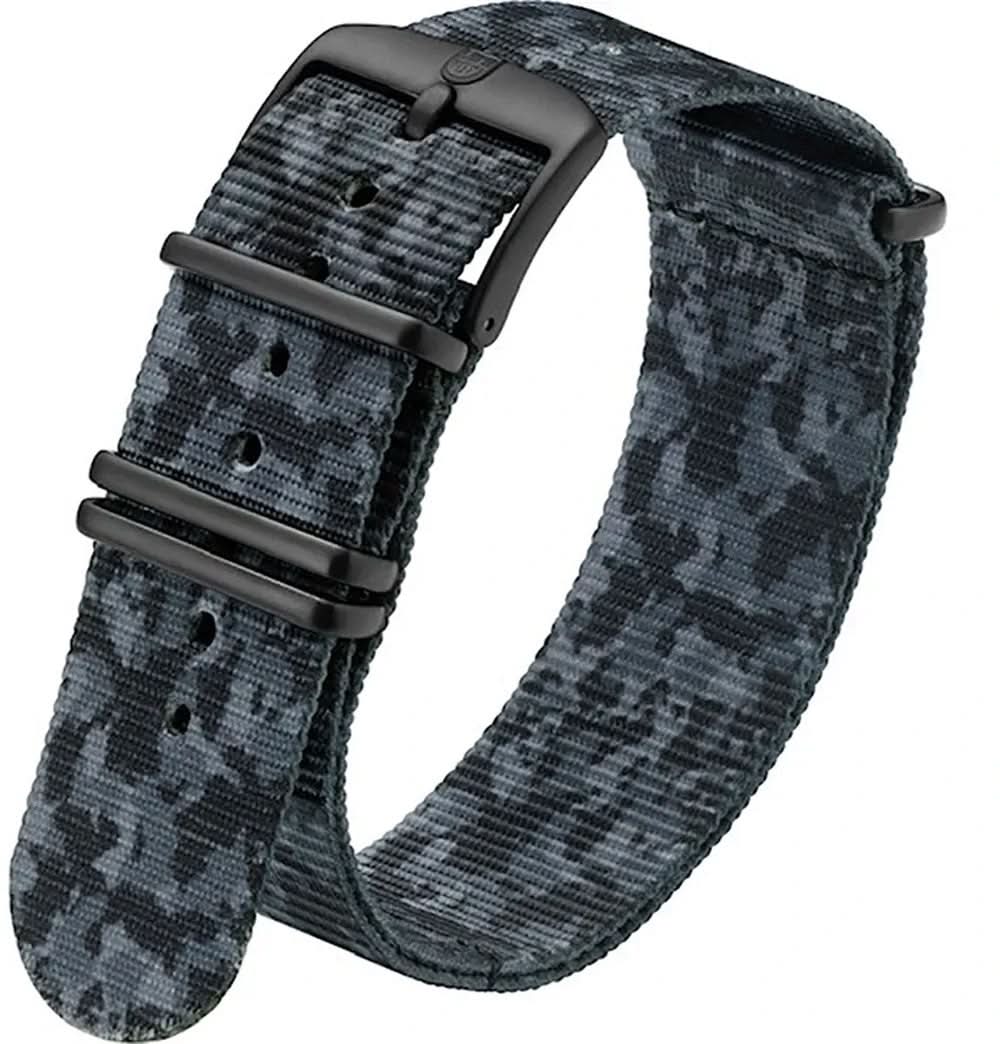 Herrarmbandsur-armband med mörkblått kamouflagemönster och svarta metallöljetter