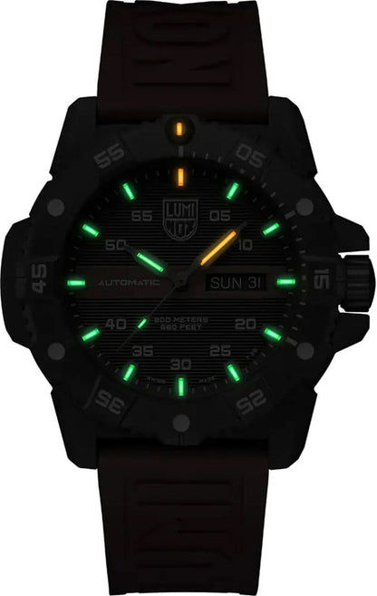 Automatisk klocka med svart urtavla och svart silikonarmband, självlysande index, datum synligt