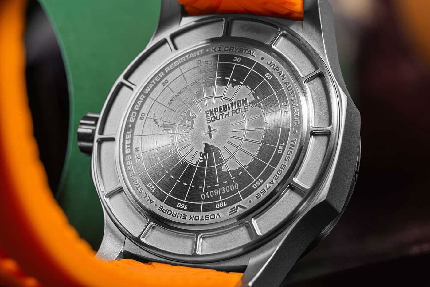 Metall-Uhrgehäuse für Herrenuhr mit Gravur, bärs på grönt band