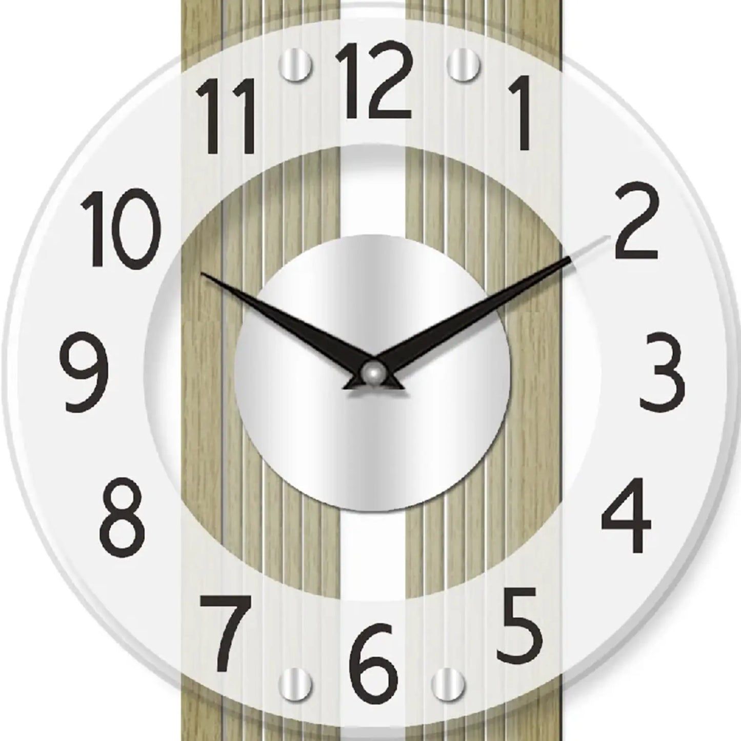 Nahaufnahme der Wanduhr: rundes weißes Zifferblatt, Eichenholzstreifen, schwarze Zahlen