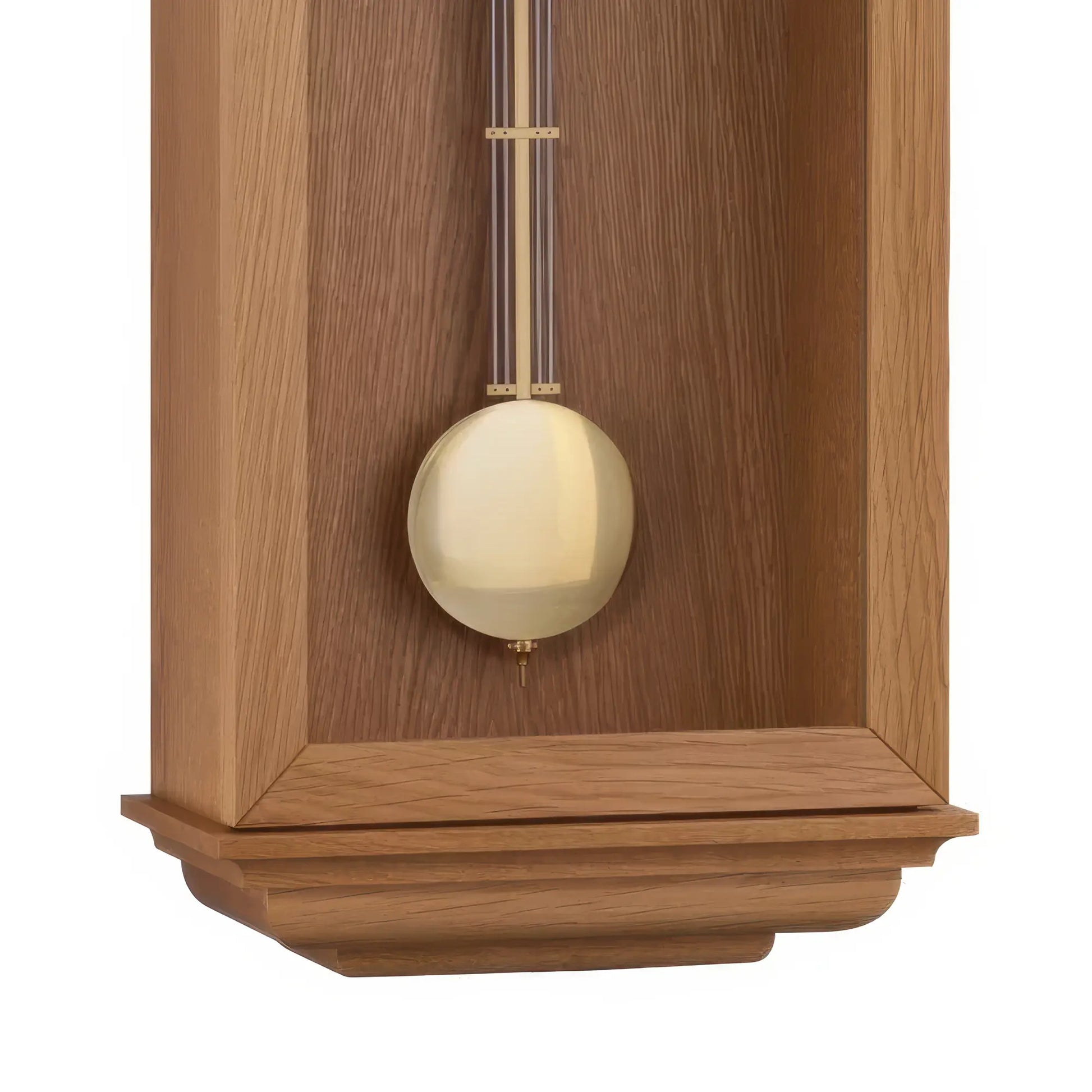 Holz väggklocka med pendel och synliga stavar, träram, detaljvy.