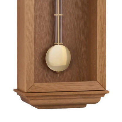 Holz väggklocka med pendel och synliga stavar, träram, detaljvy.