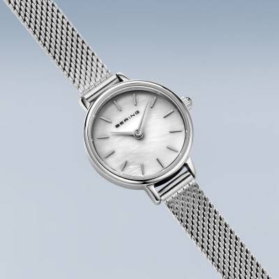 Bering Classic 11022-004 Damen Armbanduhr Silber • Saphirglas • Milanaise-Armband, Bild 3