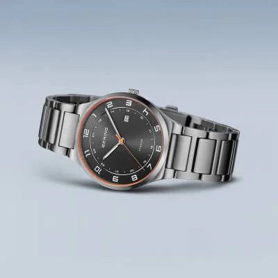Bering Titanium 15139-709 Herrenuhr Silber • Saphirglas • Titangehäuse, Bild 4