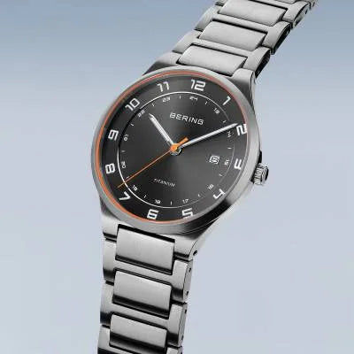Bering Titanium 15139-709 Herrenuhr Silber • Saphirglas • Titangehäuse, Bild 2