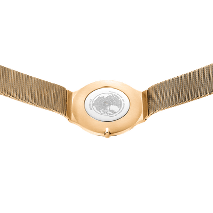 Bering Armbanduhr Rückseite mit goldenem Gehäuse und sichtbar rundem Einsatz