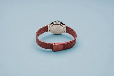 Bering Classic 12131-303 Damen Armbanduhr Rot • Saphirglas • Milanaise-Armband, Bild 4