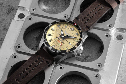 Vostok Europe Rocket N1 NH34-225A713-LBBRN Herren • Automatik GMT • Braunes Lederband, Bild 2