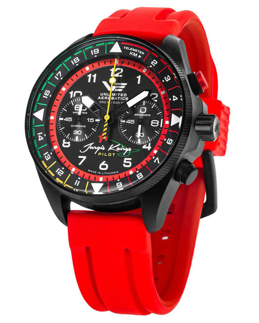 Męski zegarek Vostok Europe typu chronograf z czerwonym silikonowym paskiem, czarną kopertą i świecącymi cyframi.