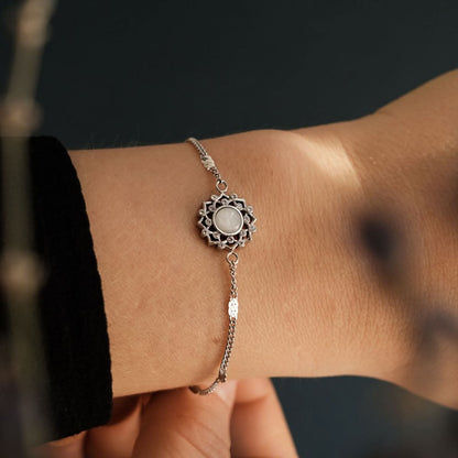 https://www.holzkern.com/media/catalog/product/3/_/3_220124_composition_gem_armband_mondstein_silber_cv_50.jpg