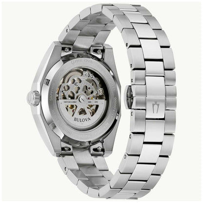 Zegarek męski Bulova, widok od spodu z widocznym mechanizmem i srebrną metalową bransoletą