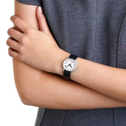 Mondaine Classic A658.30323.16OMV Damen Armbanduhr Schwarz • Veganes Traubenleder • Swiss Made, Bild 2
