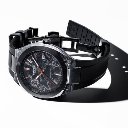 Casio Edifice Herrenarmbanduhr mit schwarzem Lederarmband, schwarzem Zifferblatt, sichtbarer Schließe