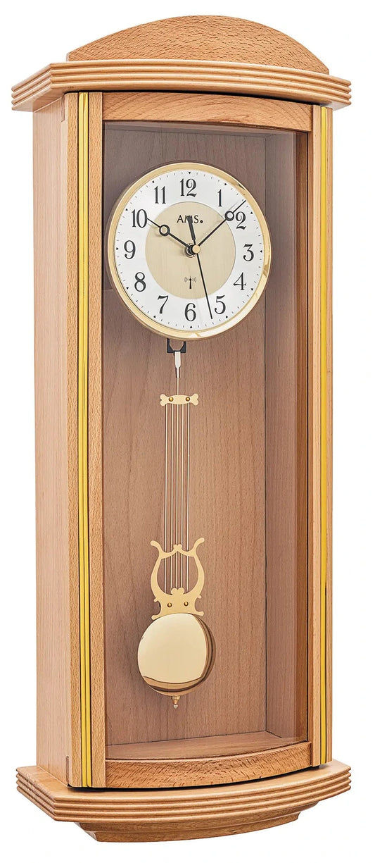 Holzwanduhr mit Holzgehäuse, rundem Zifferblatt und Pendel-Ornament