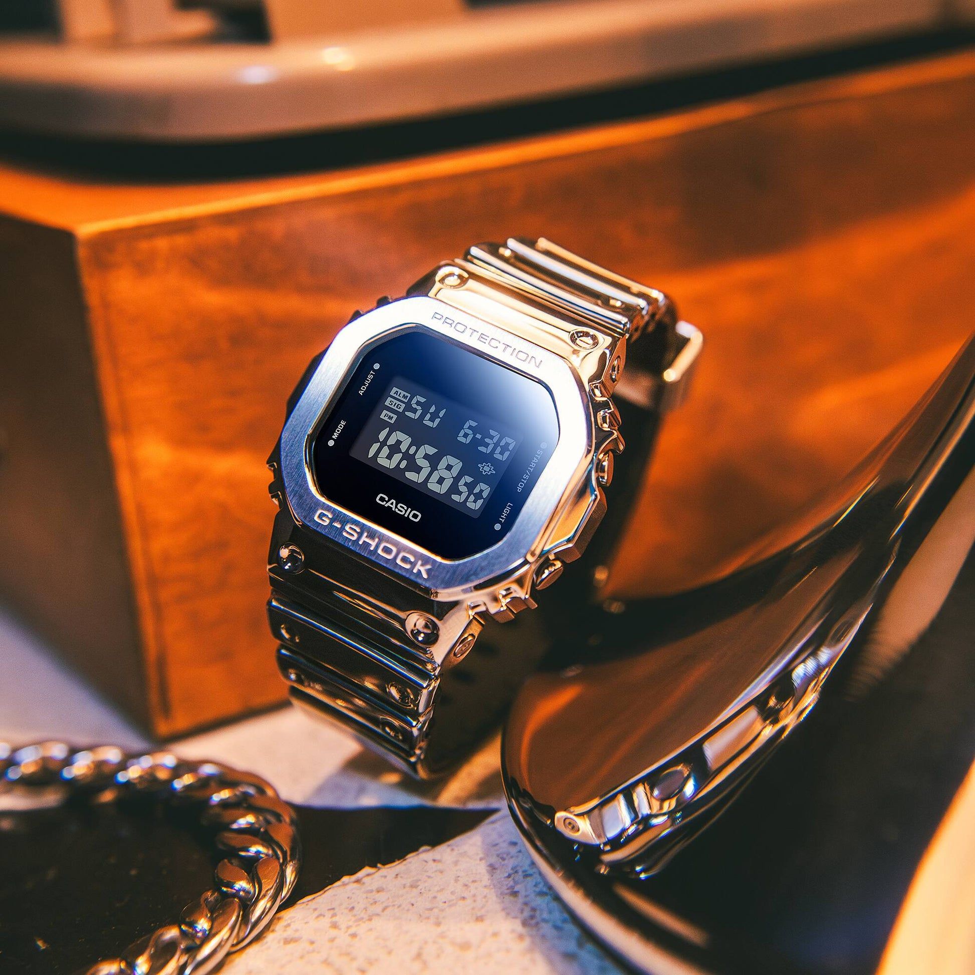 Casio GM-5600YM-8ER G-Shock Herrenuhr Silber • Edelstahllünette • 20 bar wasserdicht, Bild 4