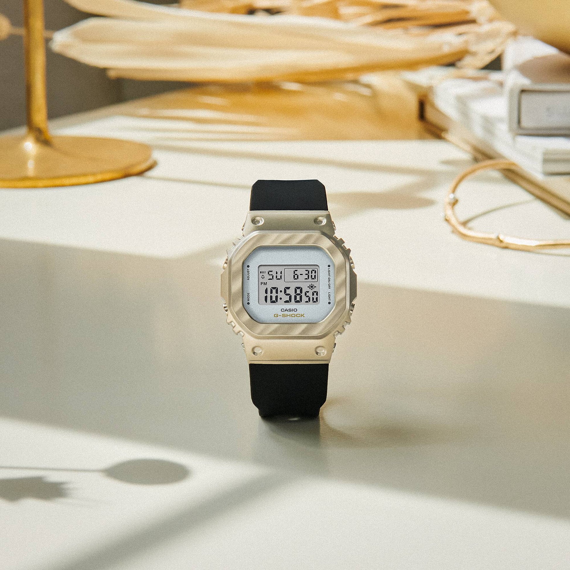 Casio G-Shock GM-S5600BC-1ER Damen • Metalllünette Gelbgold • 20 bar wasserdicht, Bild 5