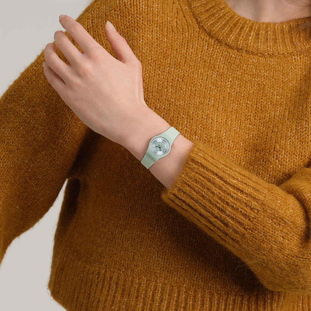 Swatch Originals Small LG131 Serenity Of Sage Damenuhr Grün • Leuchtzeigerwerk • Farblich abgestimmtes Armband, Bild 6