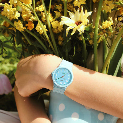 Casio LQ-24B-2BEF Timeless Collection Kinder Armbanduhr Hellblau • Bio-Kunstharz-Armband • Leicht &amp; leicht ablesbar