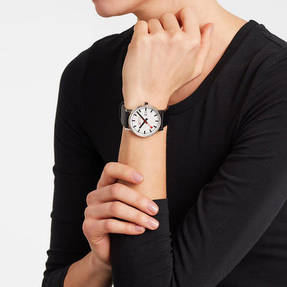 Mondaine evo2 MSE.40210.LBV Herrenuhr Schwarz • Saphirglas • Veganes Traubenlederarmband, Bild 9