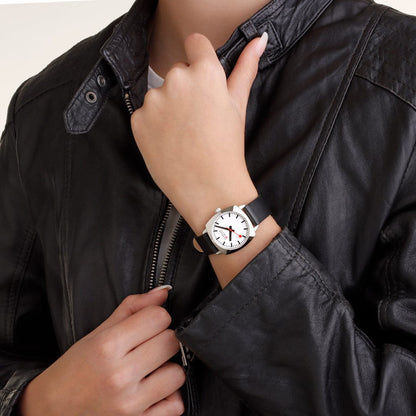 Mondaine Petite Cushion MSL.31110.LBV Damenuhr Schwarz • Saphirglas • Swiss Made, Bild 3