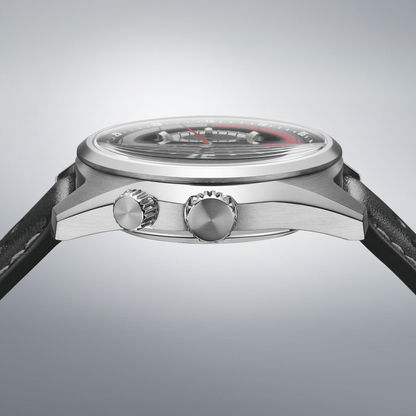 Seiko Prospex Herrenuhr mit Edelstahlgehäuse, Krone und seitlichen Drückern.